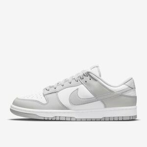 Nike Men’s Low Top Sneakers in White and Gray